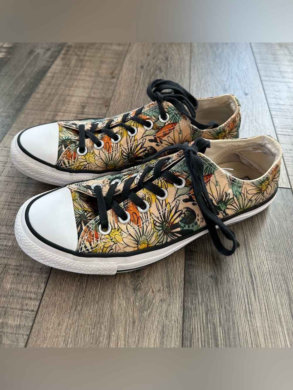 Converse Woman’s Chuck Taylor All Star Low-Top Sneakers Floral Print Size-9